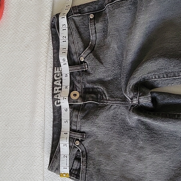 Garage Denim Capri Pants - Picture 5 of 6